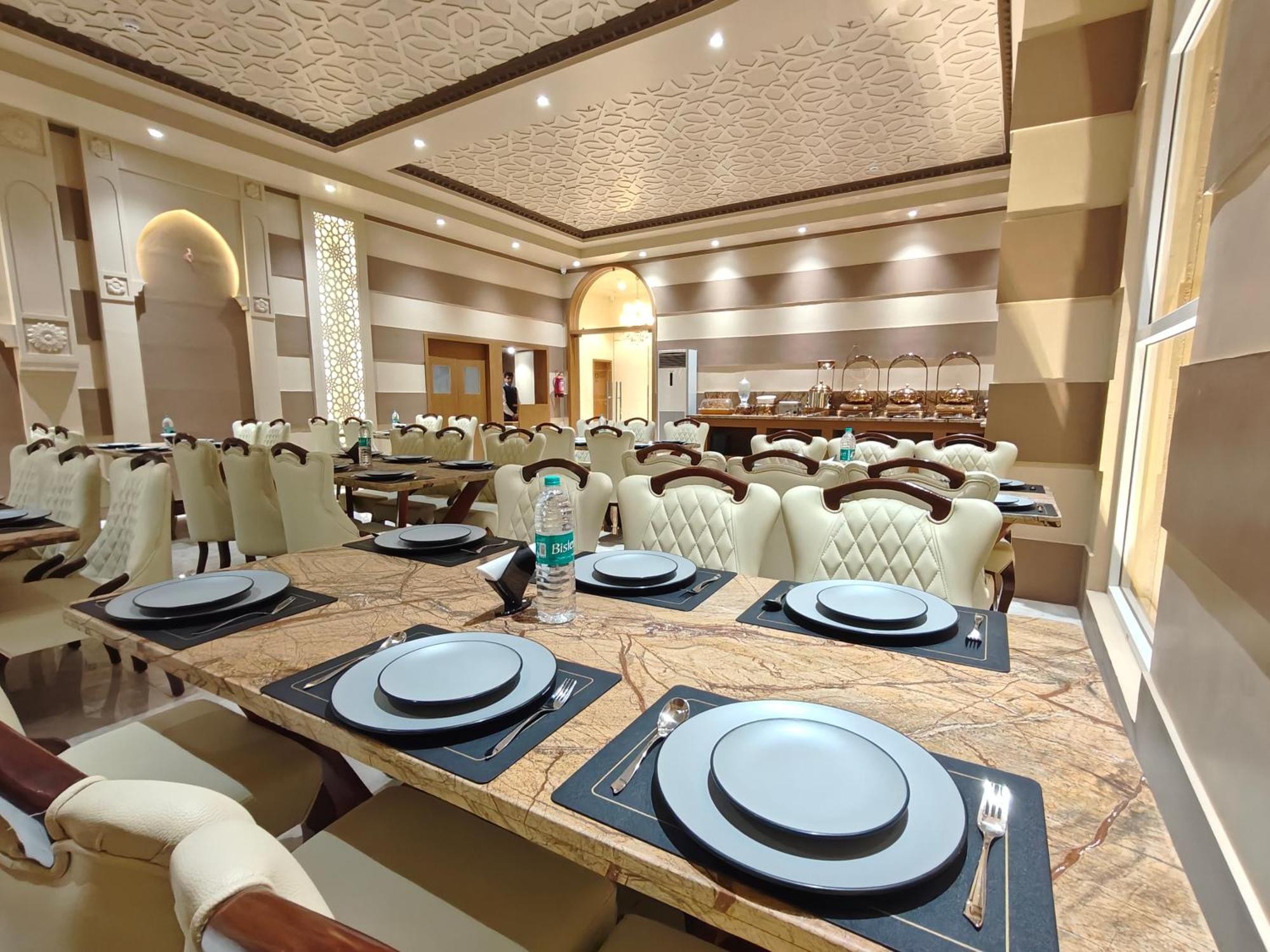 The S Crown Somnath Hotel Exterior photo