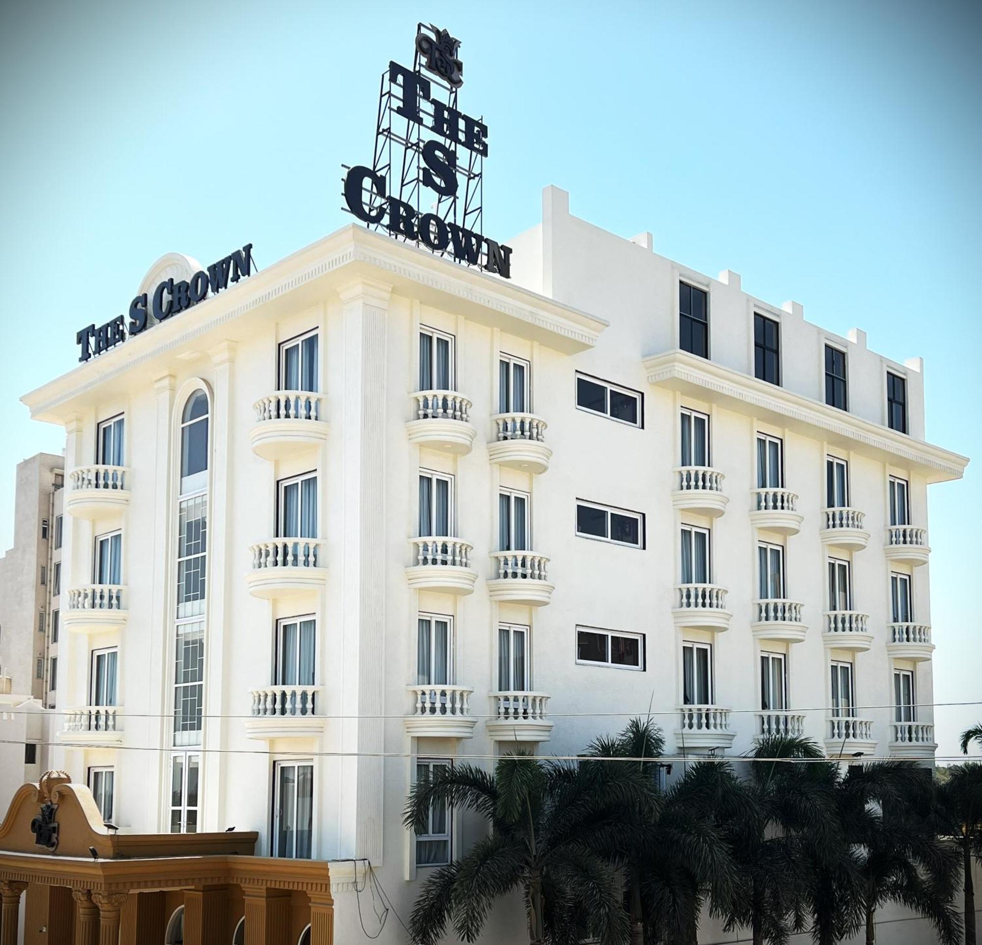 The S Crown Somnath Hotel Exterior photo