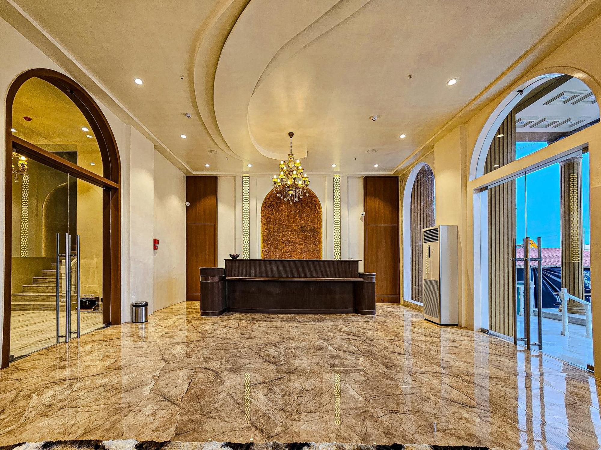The S Crown Somnath Hotel Exterior photo
